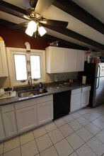 5 Cobblestone Rd in Bloomfield, CT - Foto de edificio - Building Photo