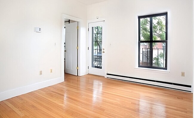 27 Dartmouth St, Unit 4 in Boston, MA - Foto de edificio - Building Photo