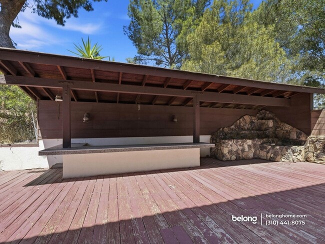 35640 Dormer Rd in Agua Dulce, CA - Foto de edificio - Building Photo