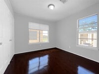 3641 N MacGregor Way photo'