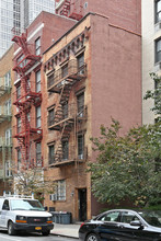 337 E 54th St in New York, NY - Building Photo - Building Photo