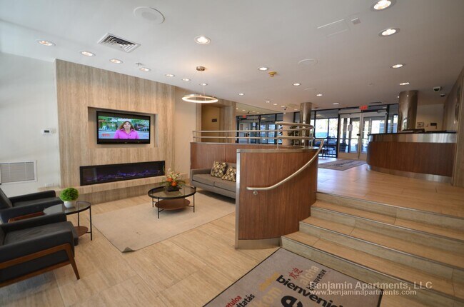 131 Freeman St, Unit 732 in Brookline, MA - Building Photo - Building Photo