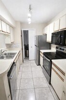 5545 Devonbriar Way in Orlando, FL - Building Photo