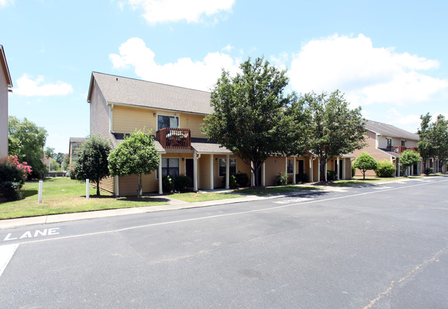 Waterway Crossing Apartments in Myrtle Beach, SC - Building Photo - Building Photo