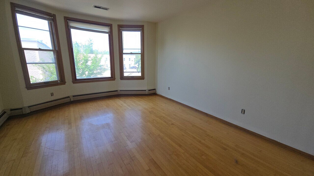 1746 N 54th St in Milwaukee, WI - Building Photo