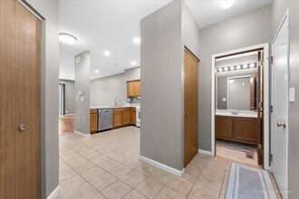 2813 Odlum Dr in Schaumburg, IL - Building Photo - Building Photo