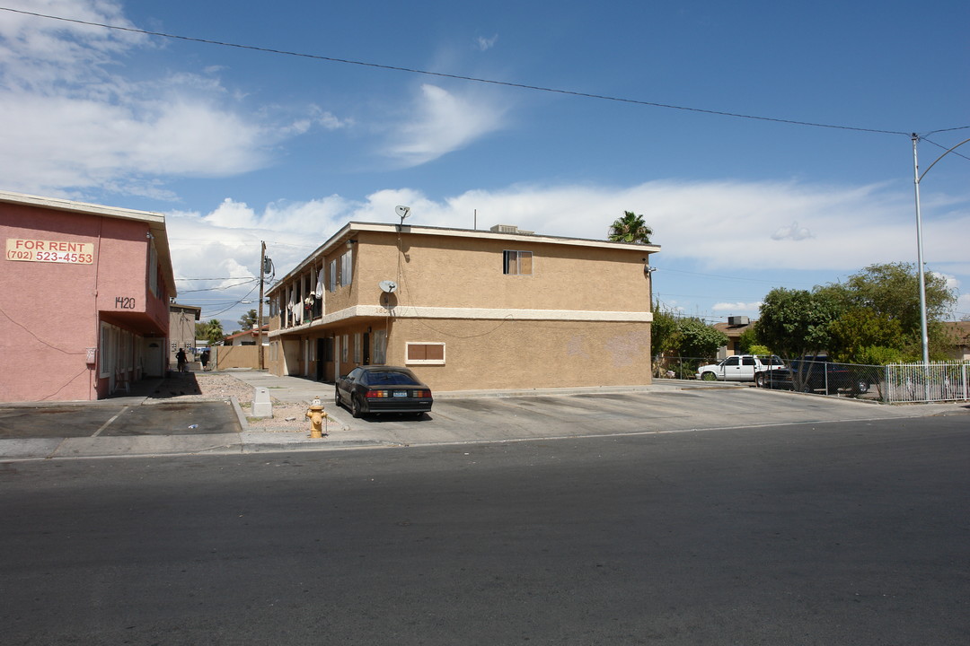 1600 Putnam Ave in North Las Vegas, NV - Building Photo