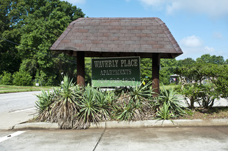 Waverly Place Apartments in Clarkston, GA - Foto de edificio - Building Photo