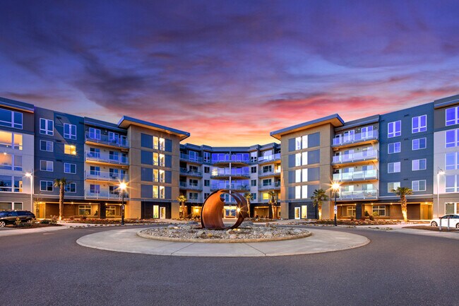 Yacht Harbor Club