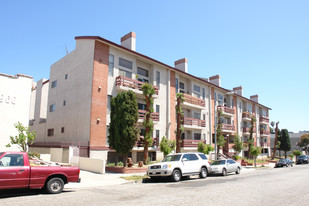 Lucky Mansion in Los Angeles, CA - Foto de edificio - Building Photo