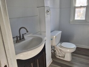 638 Cora Pl in Rahway, NJ - Building Photo - Building Photo