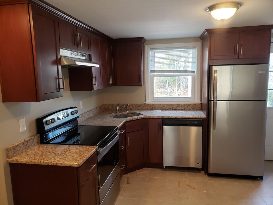 84 E Grove St-Unit -84-D in Middleboro, MA - Building Photo