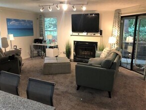 1378 Keys Lake Dr NE in Atlanta, GA - Building Photo - Building Photo