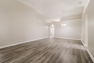 2303 Tealwood Circle in Tavares, FL - Building Photo - Building Photo