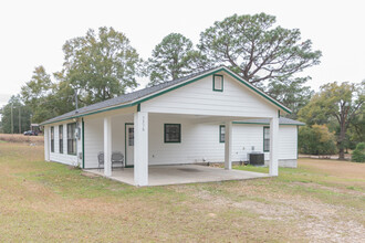 5396 Jackson Bluff Rd in Tallahassee, FL - Building Photo - Building Photo