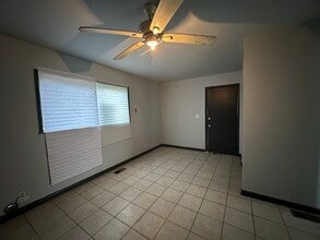 802 Knollcrest Dr in Danville, IL - Building Photo - Building Photo