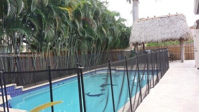 15205 SW 13th Terrace in Miami, FL - Building Photo - Building Photo