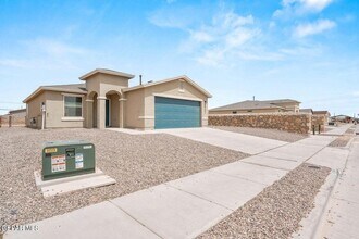 14581 Firewheel Ave in Horizon City, TX - Building Photo - Building Photo