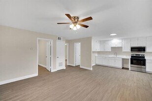 701 George Hopper Rd in Midlothian, TX - Building Photo