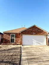 6003 Fox Run Way in Oklahoma City, OK - Building Photo - Building Photo
