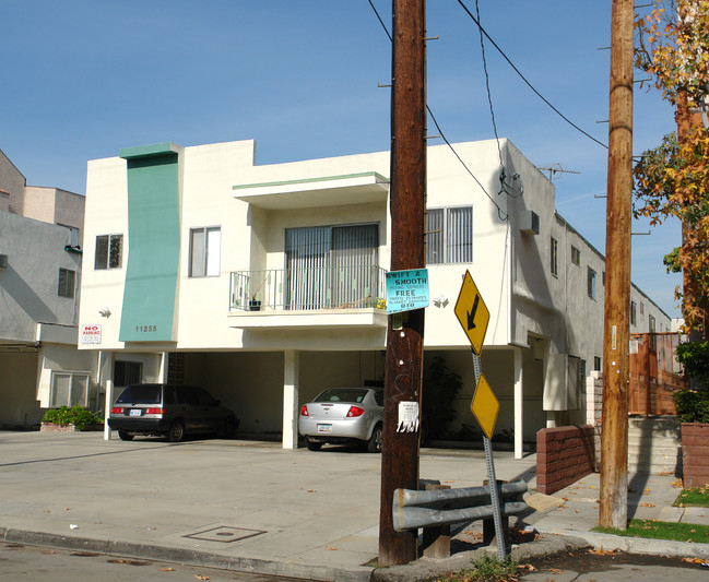 11255 Morrison St in North Hollywood, CA - Building Photo - Building Photo