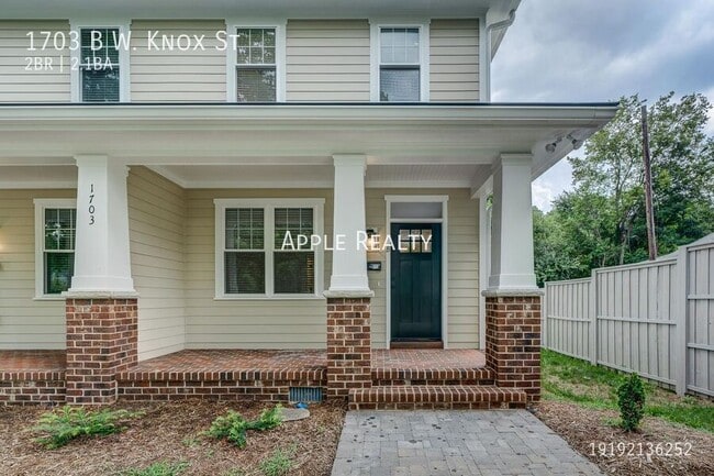 1703 W Knox St