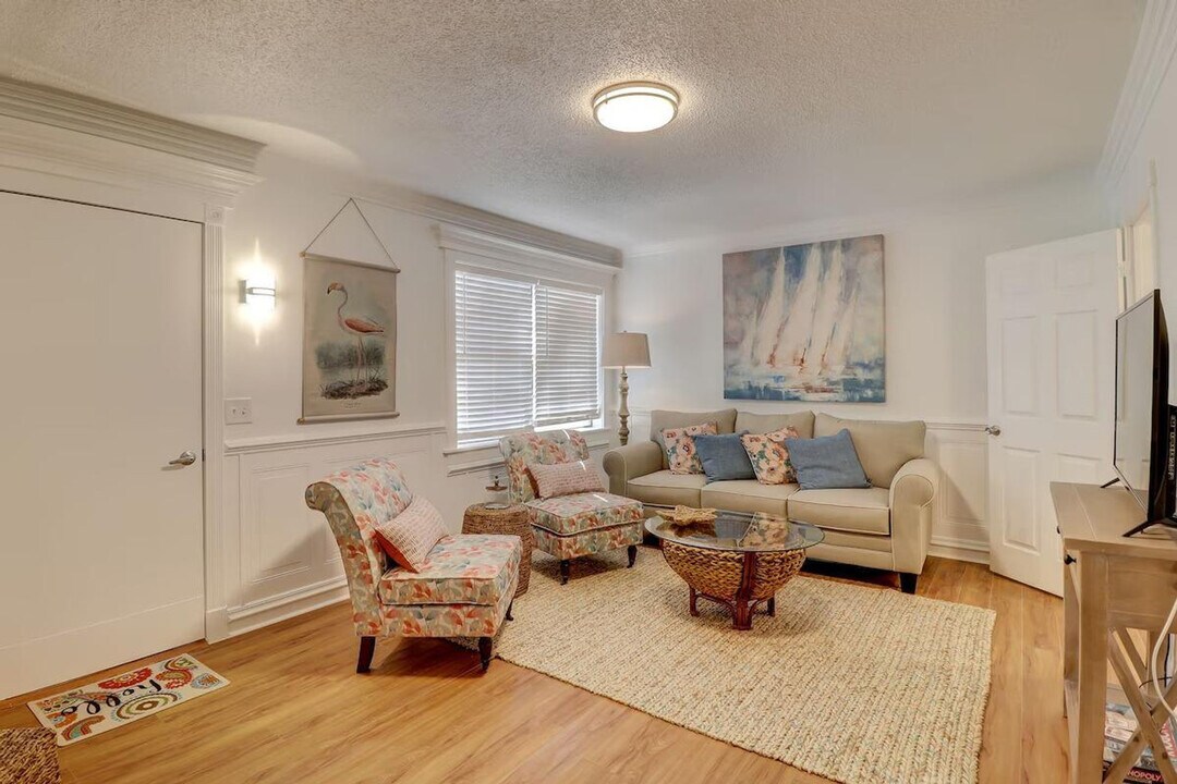 400 William Hilton Pkwy in Hilton Head Island, SC - Building Photo