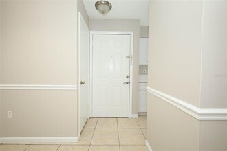 204 Dorchester Square in Lake Mary, FL - Foto de edificio - Building Photo
