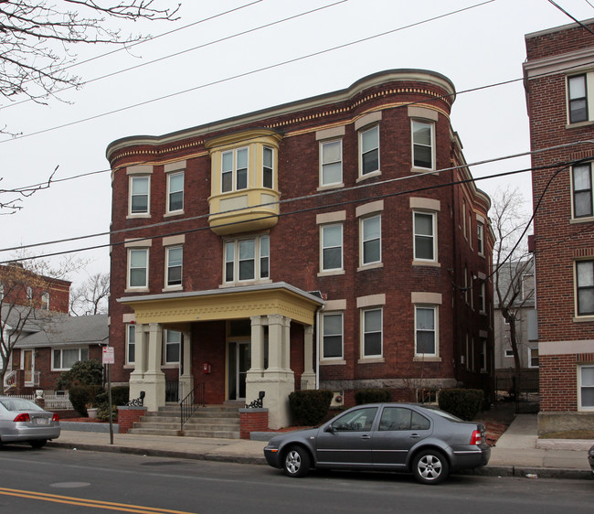 19 Hancock St in Everett, MA - Foto de edificio - Building Photo