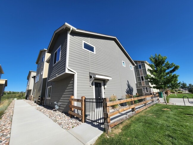 2002 Blinding Pt in Colorado Springs, CO - Building Photo - Building Photo