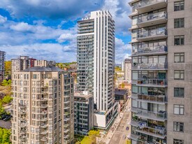 Ovation in New Westminster, BC - Building Photo