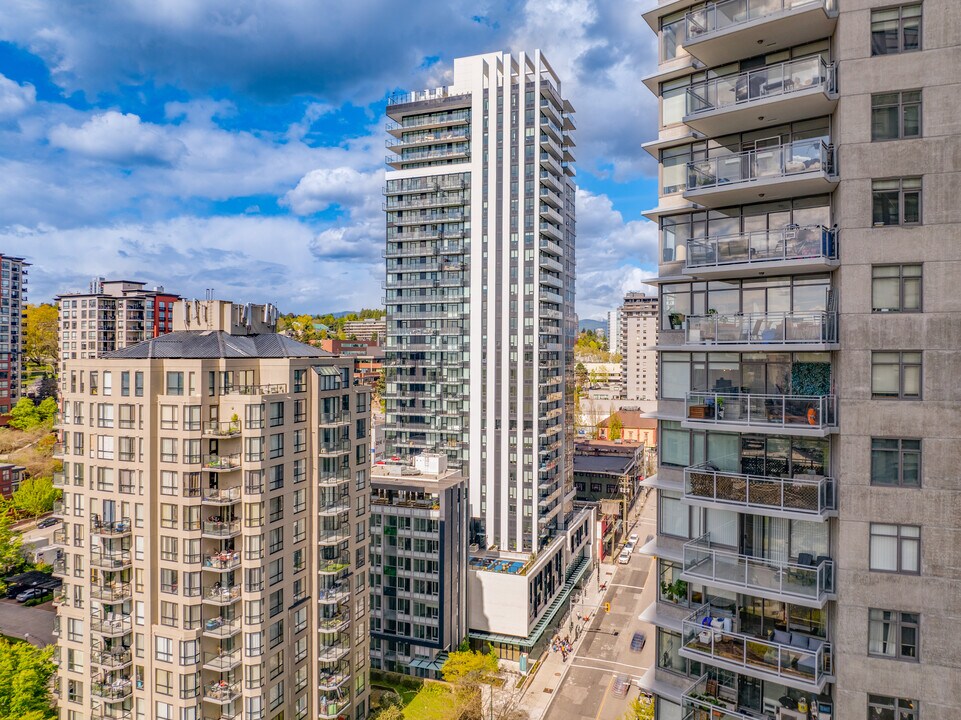 Ovation in New Westminster, BC - Building Photo