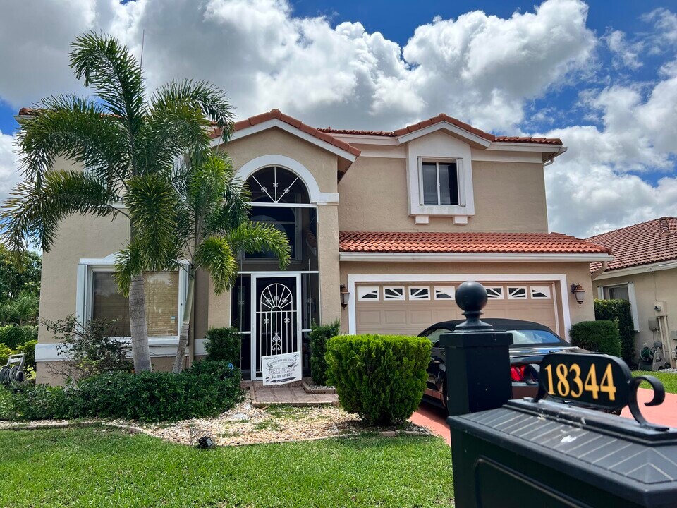 18344 Coral Sands Way in Boca Raton, FL - Foto de edificio