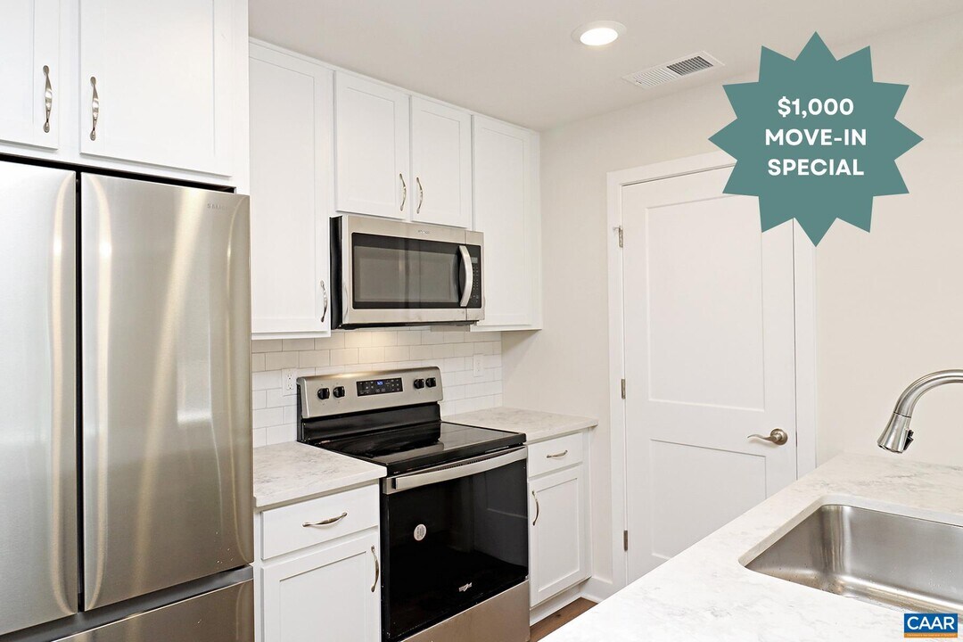 5065 Mary Jackson Ct in Lake Monticello, VA - Building Photo