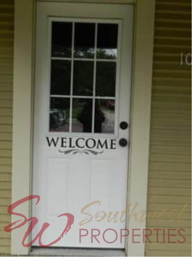 1026 W Vanderbilt St in Stephenville, TX - Building Photo - Building Photo