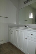 305 Briarhill Ave in London, ON - Building Photo - Building Photo