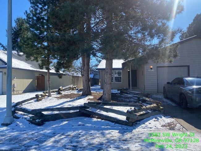 property at 1592 SW Wright St