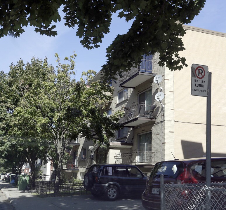 12439 Allard in Montréal, QC - Building Photo