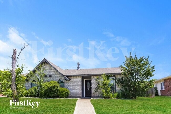 property at 8910 Miami Dr
