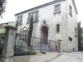 1040 Hudson S Ave, Unit 1040 in Los Angeles, CA - Building Photo