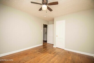 1039 Oglewood Ave in Knoxville, TN - Foto de edificio - Building Photo