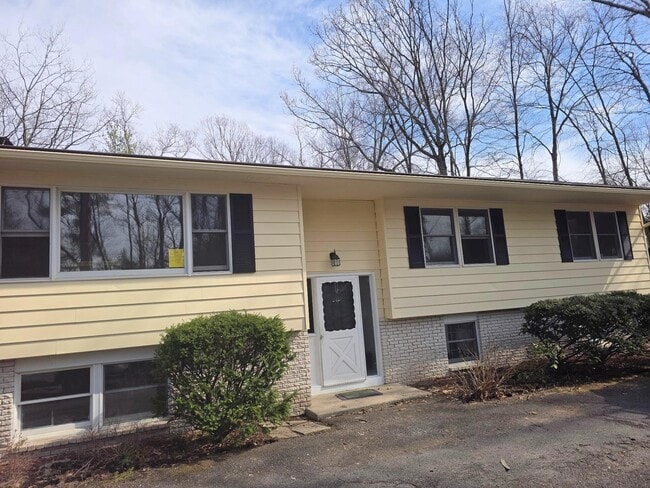property at 51 Glenerie Ln