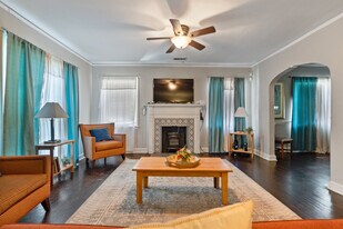 2045 Bullard St in Montgomery, AL - Building Photo