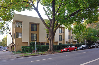 Brannon Court in Sacramento, CA - Foto de edificio - Building Photo