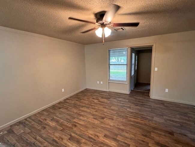 608 SW 13th St in Moore, OK - Building Photo - Building Photo