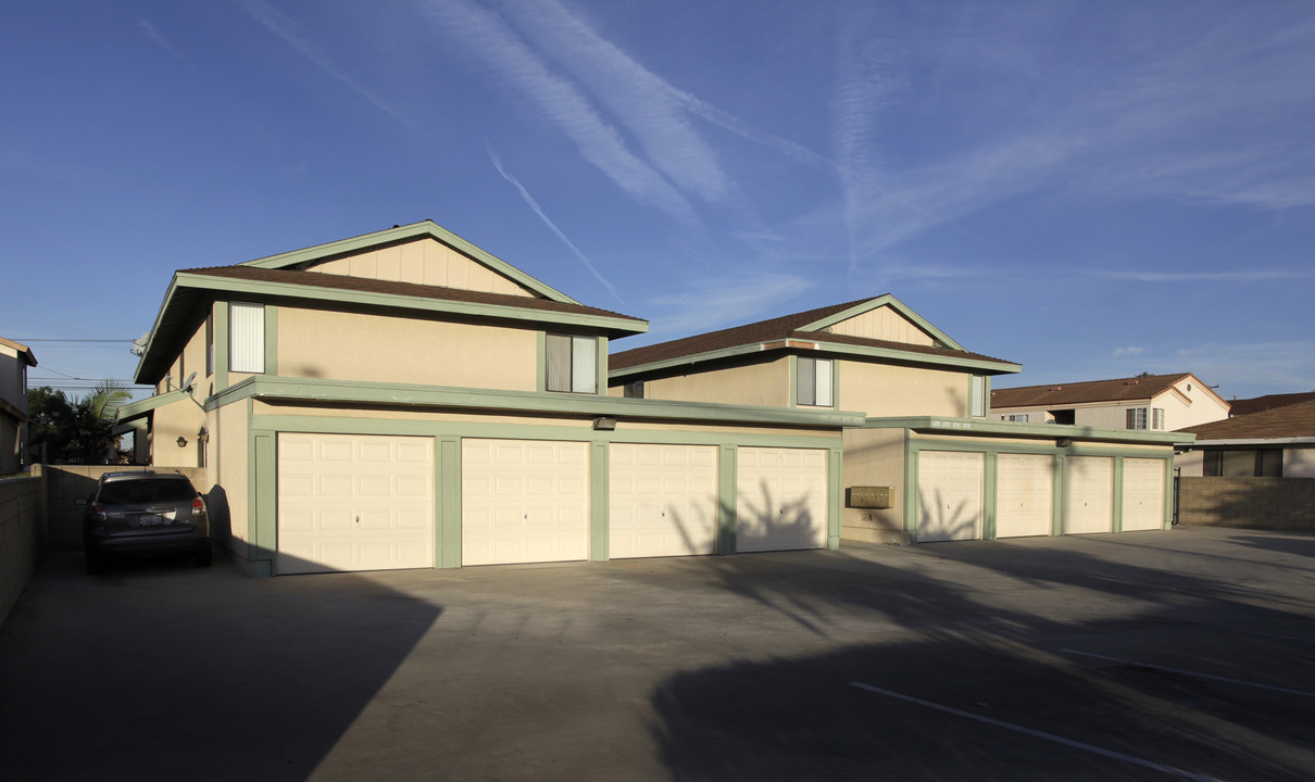 8781-8797 Moody St in Cypress, CA - Building Photo