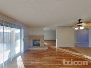 709 Honeybee Ct in Henderson, NV - Building Photo - Building Photo