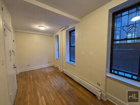 WEST 45 STREET in New York, NY - Building Photo