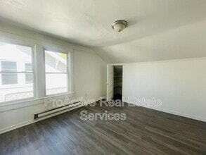244 W 32nd St in Norfolk, VA - Foto de edificio - Building Photo