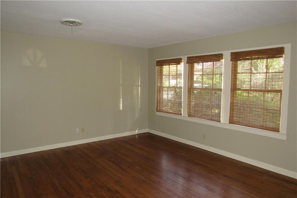 1900 Winsted Ln in Austin, TX - Building Photo
